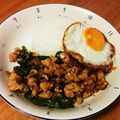 oscill8or's cooksnap of when they made 本格タイ屋台の味、ガパオ炒め。.