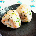 SP♪'s cooksnap of when they made 鮭と青ねぎのおにぎり.