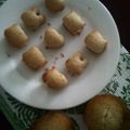 弱いくましろ's cooksnap of when they made 簡単★卵白消費 マドレーヌ.
