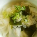 TYSK's cooksnap of when they made ワンタン皮のみ☆とろりんワカメスープ.