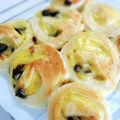 賢くんママ's cooksnap of when they made 簡単手作りパン☆梨レーズン＆クリーム♪.