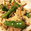 マウマウ178's cooksnap of when they made ししとうとぶなしめじのマヨ炒め.