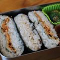 mihokid's cooksnap of when they made 鮭と大葉とチーズのおにぎらず.