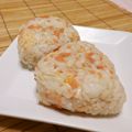赤い電話's cooksnap of when they made ピリ辛が旨い☆鮭フレークおにぎり。.
