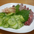 まゆみ母ちゃん's cooksnap of when they made とよ婆ちゃんの鰹の隣は決まって胡瓜と茗荷.