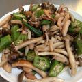 美絵さん's cooksnap of when they made イカとしめじのニンニクバター炒め.