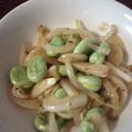 トゥコ's cooksnap of when they made 新たまねぎとそら豆の炒め物.