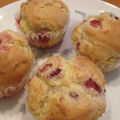 いなさぼこ's cooksnap of when they made たっぷりミックスベリーマフィン.
