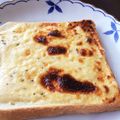 クックNJ5LY7☆'s cooksnap of when they made 簡単ピザ風★チーズソースのトースト.