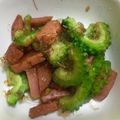 ｱｯﾌﾟﾙｸｯｷｰ's cooksnap of when they made 旨～い☆ゴーヤと魚肉ソーセージ炒め.