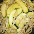 kumachan2007's cooksnap of when they made ズッキーニともやし炒め.