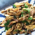 エミエミ7's cooksnap of when they made 酢と醤油だけのさっぱりしそ豚バラ舞茸炒め.
