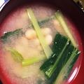 4AMfam's cooksnap of when they made 小松菜と大豆の味噌汁.