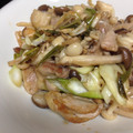 yummy?'s cooksnap of when they made 鶏ときのこのこんがりぽん炒め.