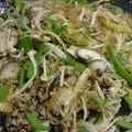 料理作造's cooksnap of when they made 野菜嫌いもOK!ﾋﾟｰﾏﾝと挽き肉炒め.