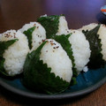 夢みるカエル's cooksnap of when they made いしるしょうゆのエゴマの葉おにぎり.