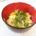 ＴＯＭＯＷＡＴ's cooksnap of when they made 簡単 朝食 かいわれ 卵の お吸い物＊゜.