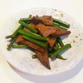 旦那は皿洗い's cooksnap of when they made レバニン炒め（レバーとニンニクの芽炒め).