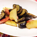 bellechan's cooksnap of when they made じゃがいもとなすとソーセージの炒め物.