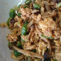 ポテ☆とと's cooksnap of when they made 簡単しめじと卵のピリ辛炒め.