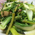 なるこォ's cooksnap of when they made 青梗菜とアスパラガスの鶏がらスープ炒め.