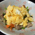 かじち's cooksnap of when they made 小松菜と豚肉の炒め物☆ふわとろ卵のせ♡.
