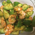 もうらん's cooksnap of when they made 簡単♪海老とアボカドのカレーマヨソテー.