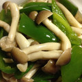 TableForUs's cooksnap of when they made やさしい味！ピーマンとしめじの煮浸し.