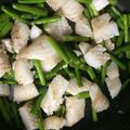 やーしー's cooksnap of when they made アスパラとイカのシンプル炒め.
