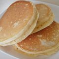 あやとろ's cooksnap of when they made 朝食に☆ふわふわのホットケーキ.