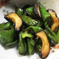 ☆ROKO☆'s cooksnap of when they made ♡ししとうとしいたけの炒め煮♡.