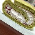 まゆぽろ✿'s cooksnap of when they made 木苺と抹茶のロールケーキ.