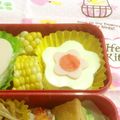 michi0125's cooksnap of when they made お弁当に♪プリンカップでお花型ご飯.