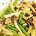 エイミー嬢's cooksnap of when they made キノコとアスパラのじゃがバタ炒め.