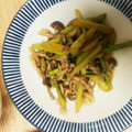 yukimuck's cooksnap of when they made アスパラとしめじのバターしょうゆ炒め.