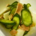 liutan's cooksnap of when they made 蕪と胡瓜とベーコンのサラダ.