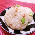 赤い電話's cooksnap of when they made 鮭と枝豆のカラフルおにぎり.