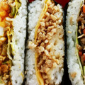 Ukiﾁｬﾗ's cooksnap of when they made 鶏そぼろと卵のおにぎらず.