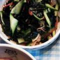 ばんぷ☆'s cooksnap of when they made 手軽に作ろうワカメとカニカマの酢の物.
