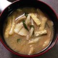 tomo☆18's cooksnap of when they made 朝食にも　ニラ　豆腐　舞茸の　お味噌汁♪.