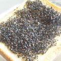 聖まま３'s cooksnap of when they made 簡単☆黒ごまトースト.