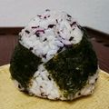 まやしゅうまま's cooksnap of when they made ゆかりマヨおにぎり☆梅入り☆.