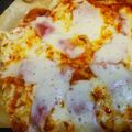 ⊂ゆずこ⊃'s cooksnap of when they made ワンタンの皮でピザ.