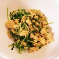 acperience's cooksnap of when they made ピンチな時の一品☆豆苗と卵の彩り炒め.