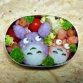 LoveYuitan's cooksnap of when they made カラフルトトロ〜♪キャラ弁.
