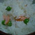 チャオララ's cooksnap of when they made 塩鮭の焼いたのとグリンピースのまぜご飯.