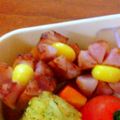 もぐら～ぬ's cooksnap of when they made 簡単かわいい花ウインナーソーセージお弁当.