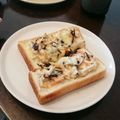 まりぺん's cooksnap of when they made ツナごぼうの胡麻塩昆布和トースト.