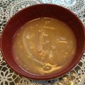 まっきー♪３７'s cooksnap of when they made 玉ねぎとベーコンの味噌汁.