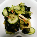 ☆かぼ☆'s cooksnap of when they made *ワカメ・きゅうり・カニカマの酢の物*.